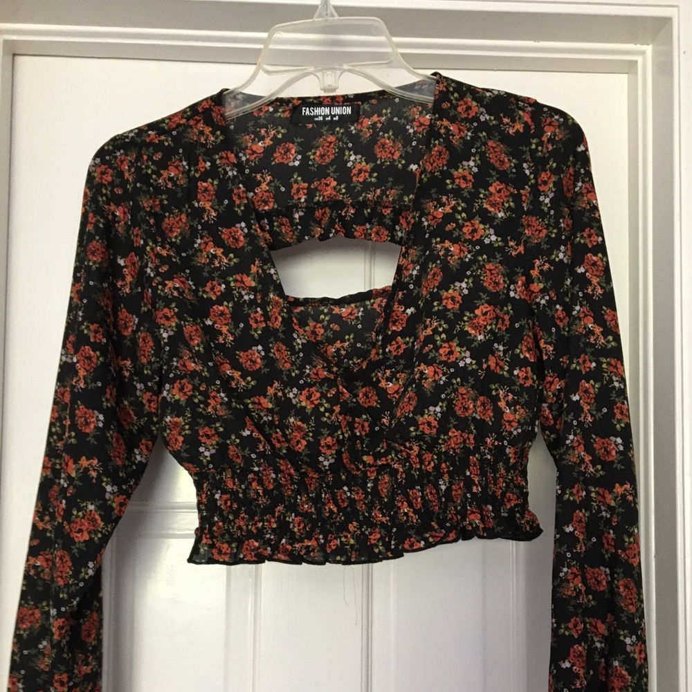 Fashion Union Cropped long sleeve black Size 4